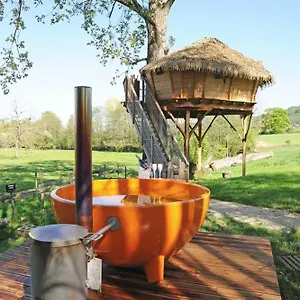 domaine-de-suzel.hotels-rhonealpes.com/